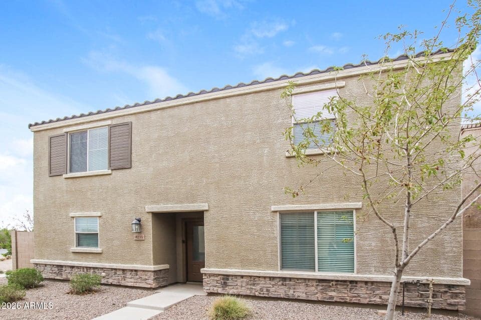 8223 W ODEUM Lane, Phoenix, AZ 85043 — photo 1 of 27