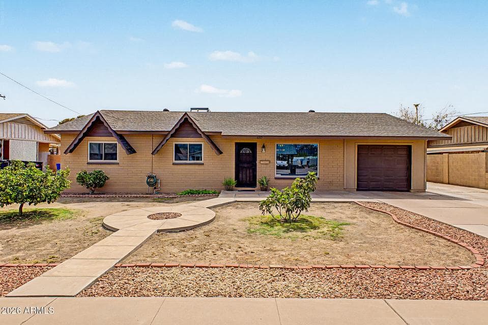 657 W LINDA Lane, Chandler, AZ 85225 — photo 1 of 19