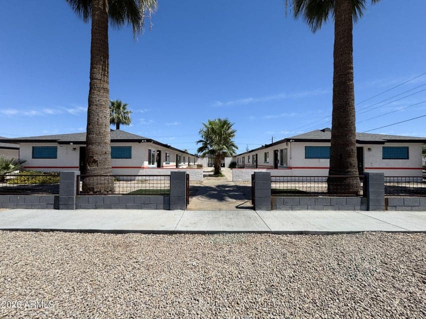 1346 E WILLETTA Street 3, Phoenix, AZ 85006 — photo 1 of 22