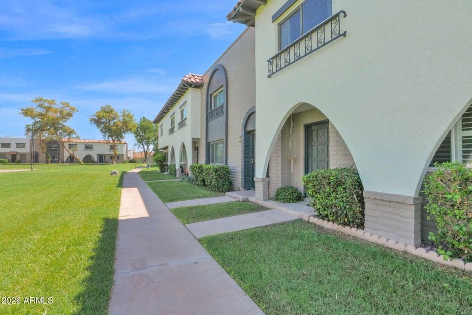 2930 E CLARENDON Avenue, Phoenix, AZ 85016 — photo 1 of 22