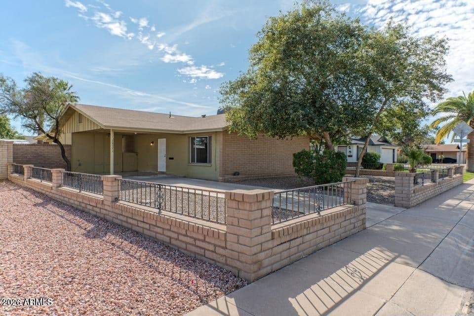 1611 E EL PARQUE Drive, Tempe, AZ 85282 — photo 1 of 24
