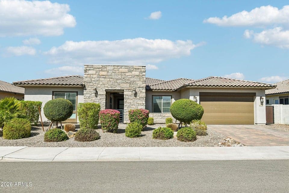 6138 S GRANITE Street, Gilbert, AZ 85298 — photo 1 of 31