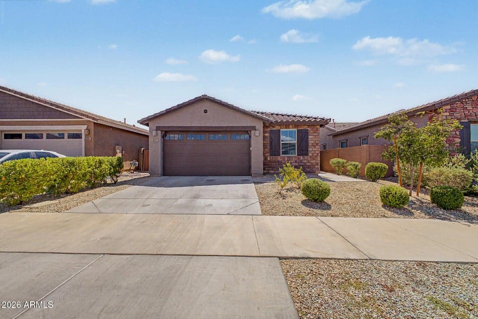 2979 E YUMA Avenue, Apache Junction, AZ 85119 — photo 1 of 36