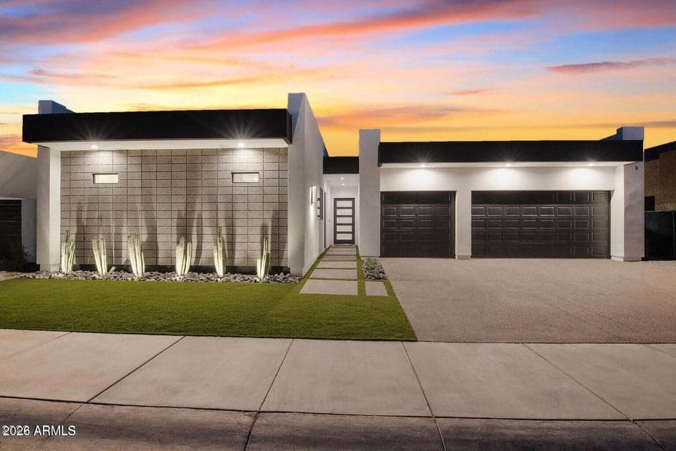 5529 N 2ND Place, Phoenix, AZ 85012 — photo 1 of 5