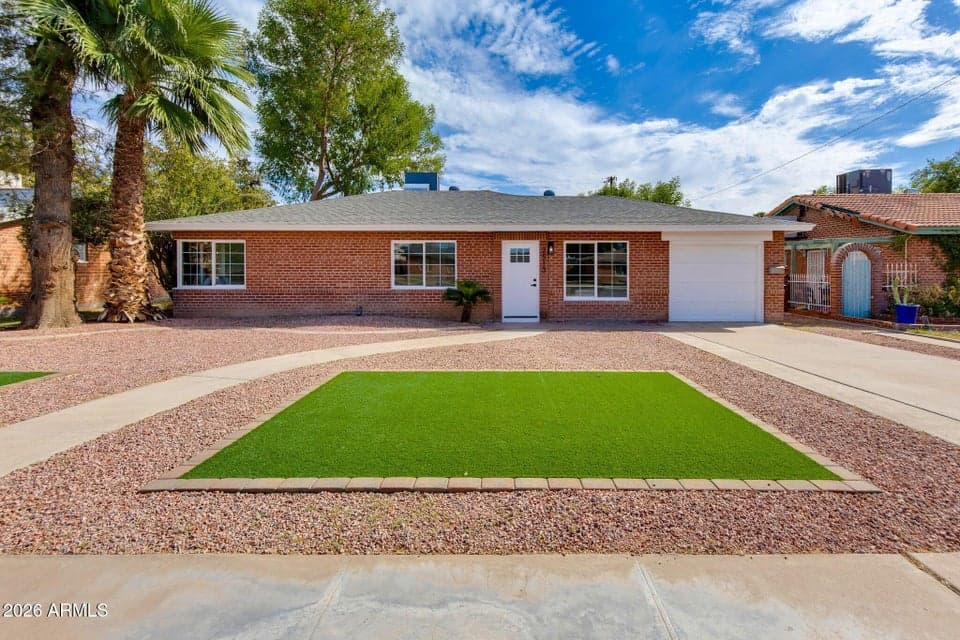 2513 E TURNEY Avenue, Phoenix, AZ 85016 — photo 1 of 34