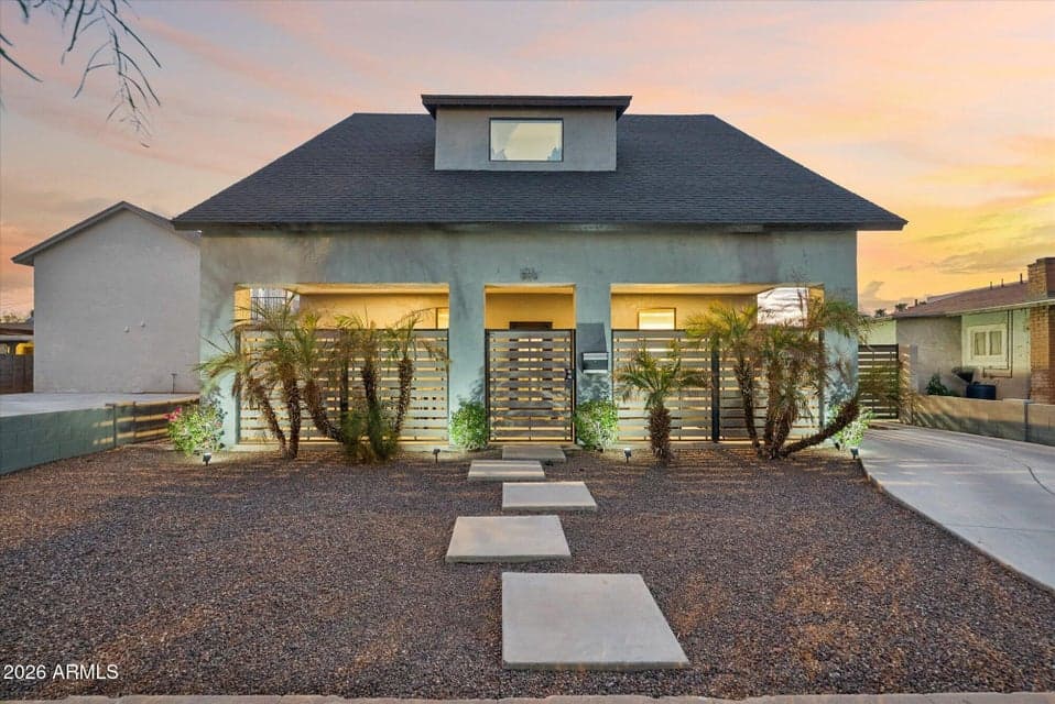 826 N 11TH Avenue, Phoenix, AZ 85007 — photo 1 of 43