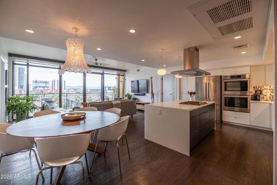 200 W PORTLAND Street 827, Phoenix, AZ 85003 — photo 1 of 55