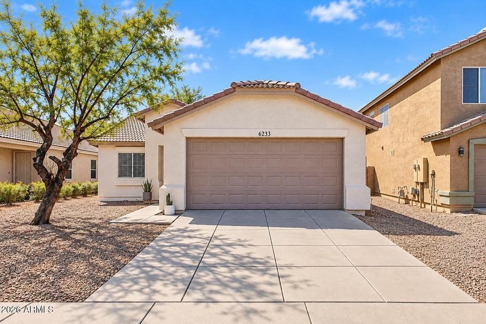 6233 W Encinas Lane, Phoenix, AZ 85043 — photo 1 of 9