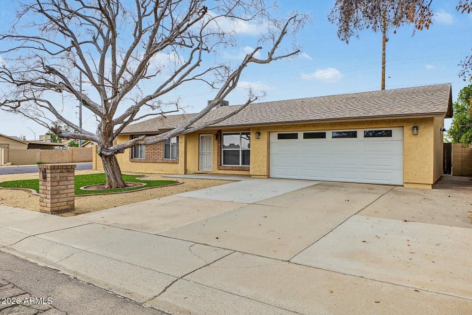 1636 W VILLA THERESA Drive, Phoenix, AZ 85023 — photo 1 of 31