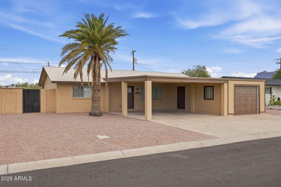 1040 E Estevan Avenue, Apache Junction, AZ 85119 — photo 1 of 33