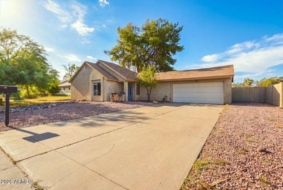 RV Gate Access to Huge Backyard !
