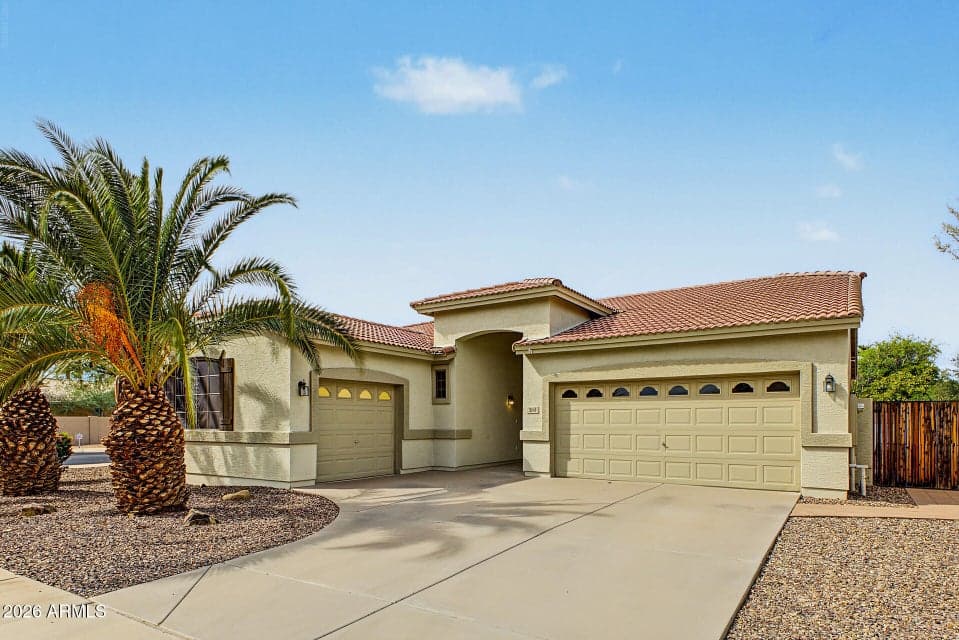 260 W BIRCHWOOD Place, Chandler, AZ 85248 — photo 1 of 32