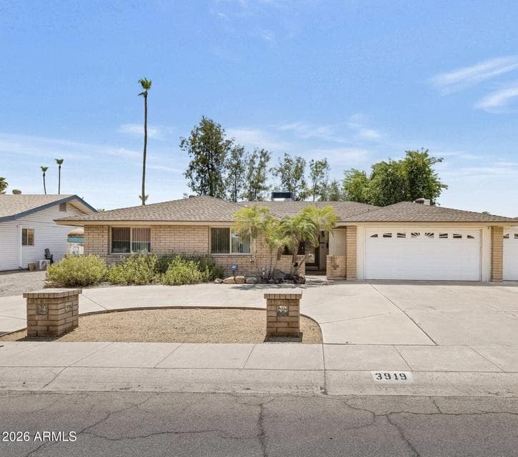3919 W Lane Avenue, Phoenix, AZ 85051 — photo 1 of 29