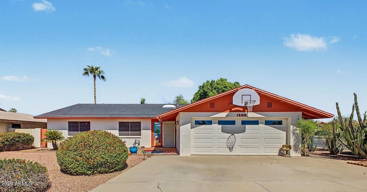 1200 W LAREDO Street, Chandler, AZ 85224 — photo 1 of 21
