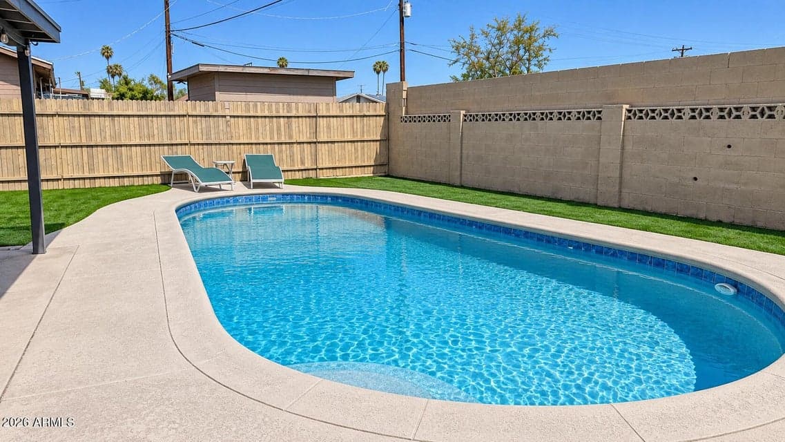 3817 N 59TH Drive, Phoenix, AZ 85033 — photo 1 of 17