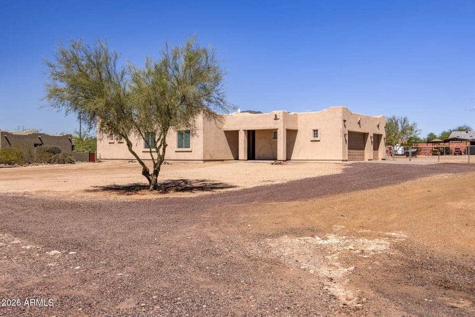 Beautiful low maintenance horse property!