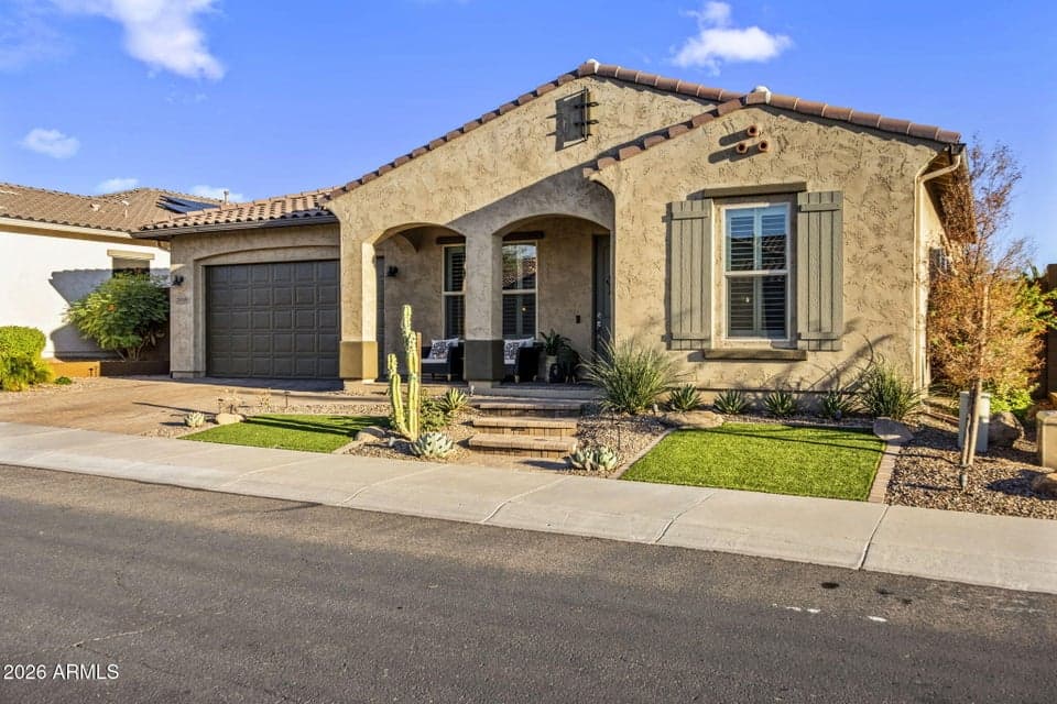 2939 E CREST Lane, Phoenix, AZ 85050 — photo 1 of 58