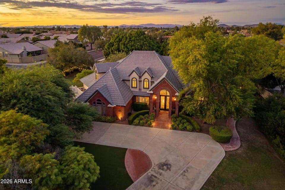 7060 W SURREY Avenue, Peoria, AZ 85381 — photo 1 of 108