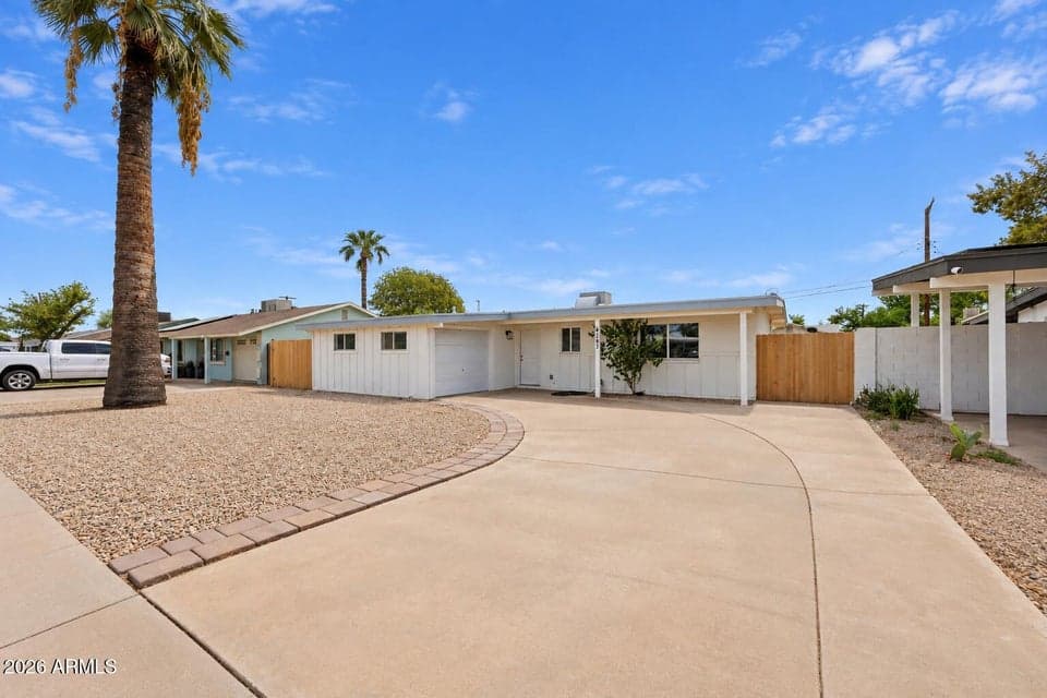4143 W CHEERY LYNN Road, Phoenix, AZ 85019 — photo 1 of 20