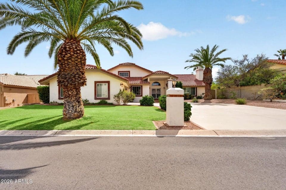 Ahwatukee Custom Estates, a street of custom homes