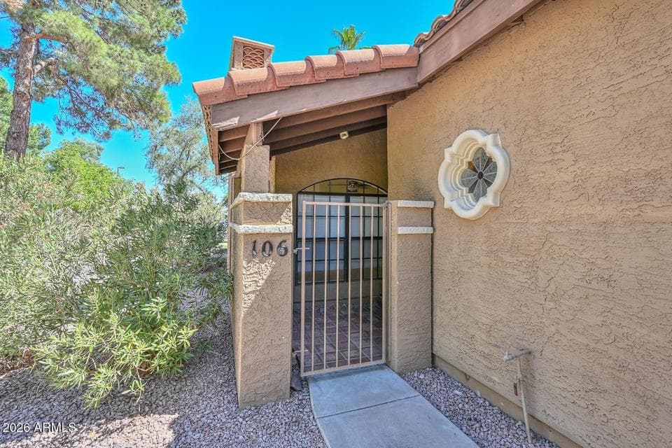 6945 E Cochise Road Unit 106, Paradise Valley, AZ 85253 — photo 1 of 21