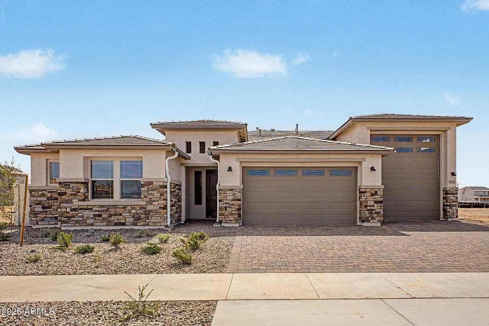 177 W GALENA Pass, Apache Junction, AZ 85120 — photo 1 of 43