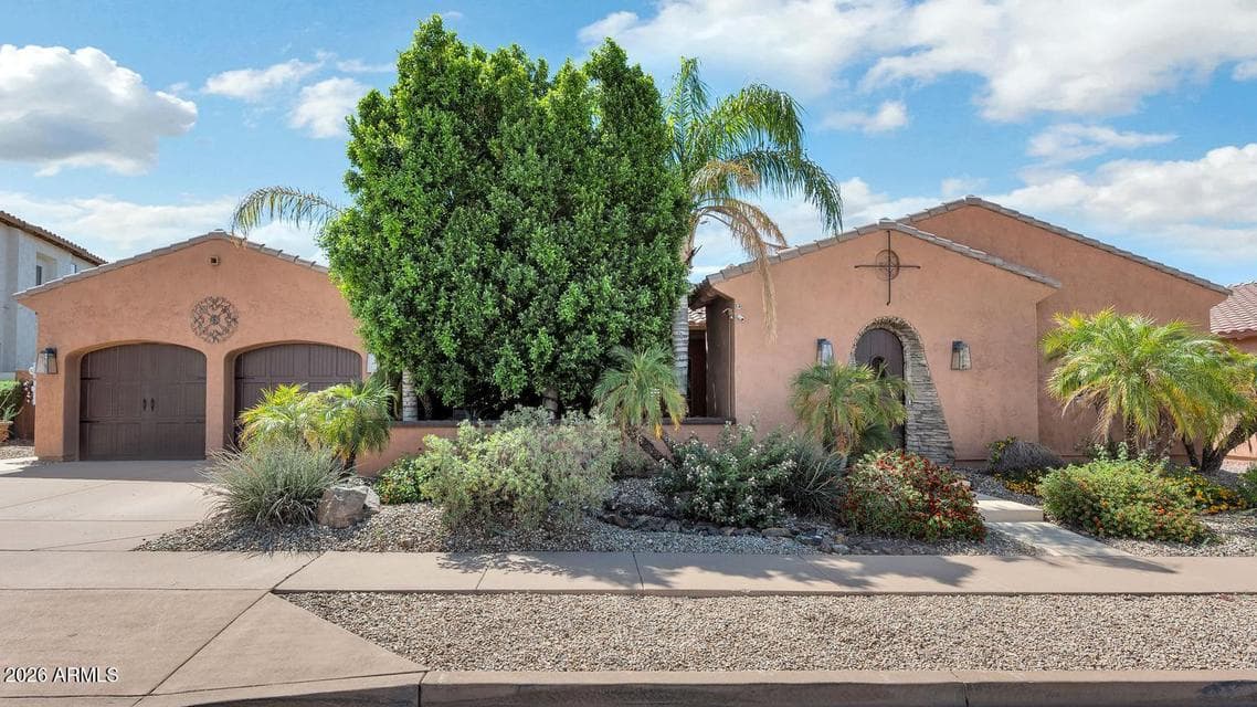 2703 W LANGUID Lane, Phoenix, AZ 85086 — photo 1 of 46
