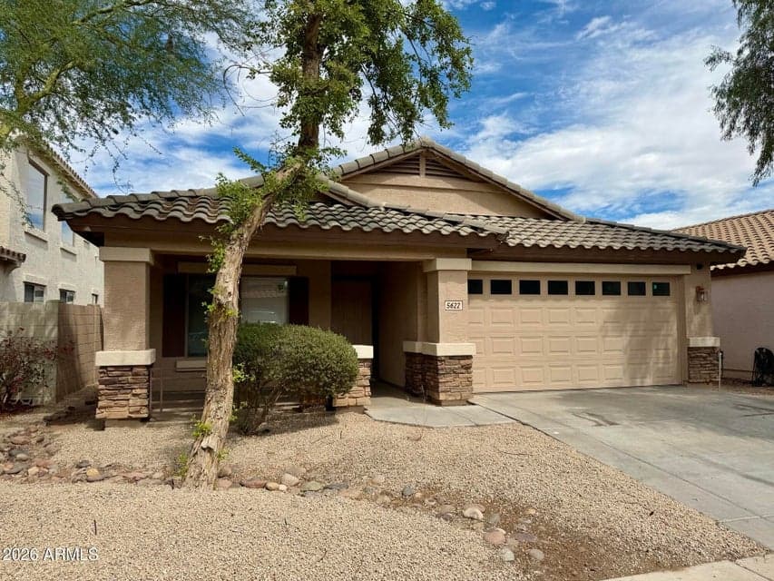 5622 W Jones Avenue, Phoenix, AZ 85043 — photo 1 of 28