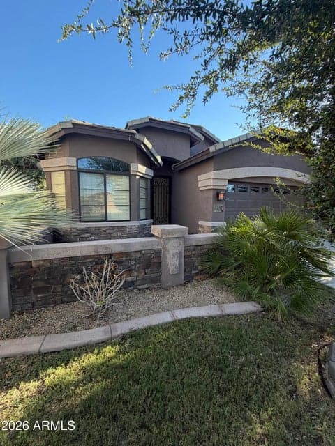 2237 W CAROLINA Drive, Phoenix, AZ 85023 — photo 1 of 19
