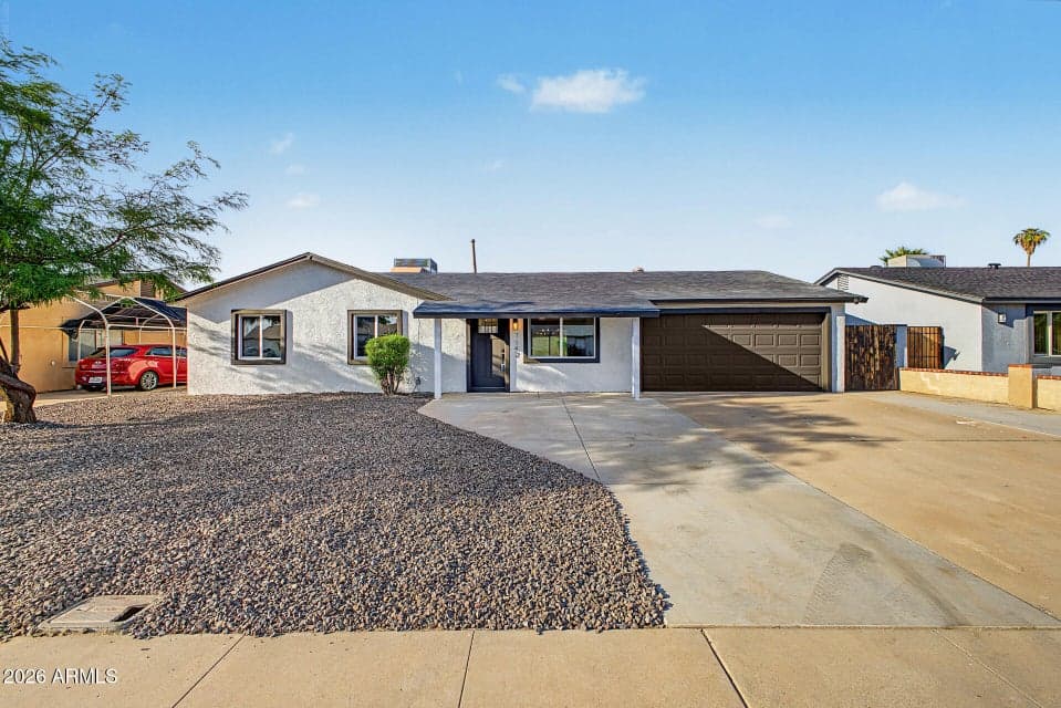 7142 W Westview Drive, Phoenix, AZ 85033 — photo 1 of 22