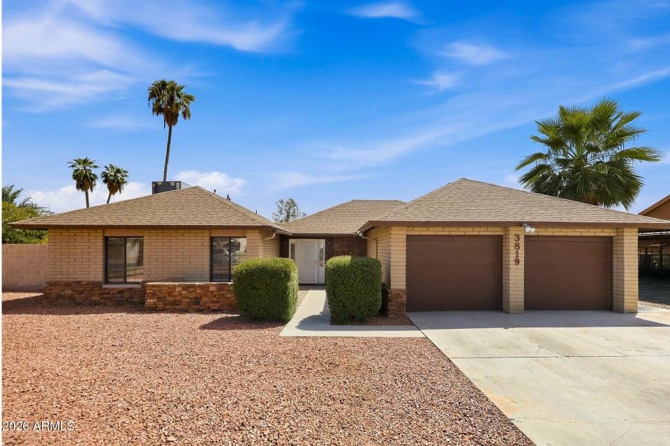 3819 W MERCER Lane, Phoenix, AZ 85029 — photo 1 of 21