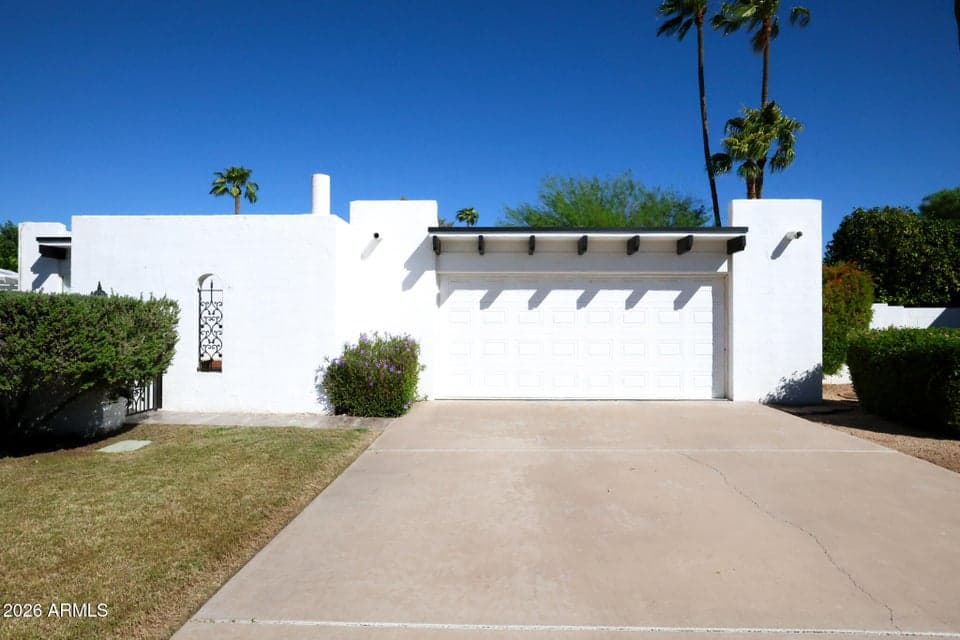 16 E CALAVAR Road, Phoenix, AZ 85022 — photo 1 of 55