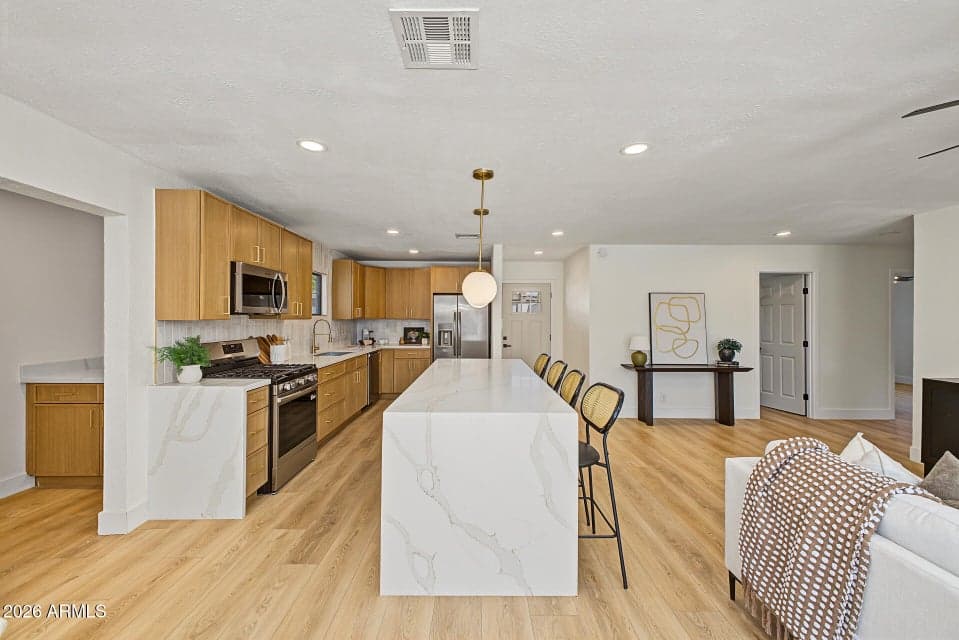 1330 E CATALINA Drive, Phoenix, AZ 85014 — photo 1 of 48