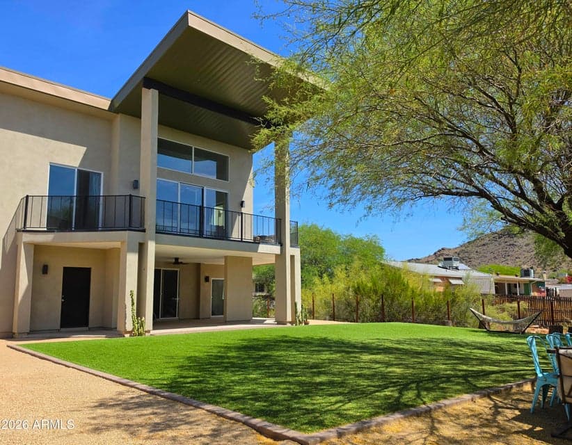 933 W MERCER Lane, Phoenix, AZ 85029 — photo 1 of 49