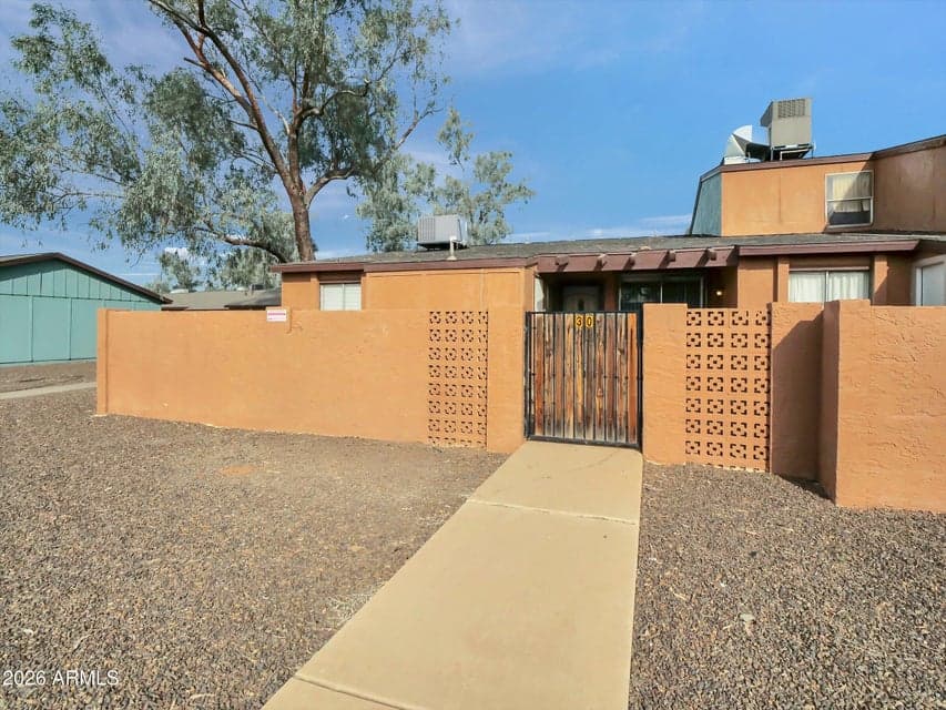 3645 N 69th Avenue Unit 30, Phoenix, AZ 85033 — photo 1 of 22