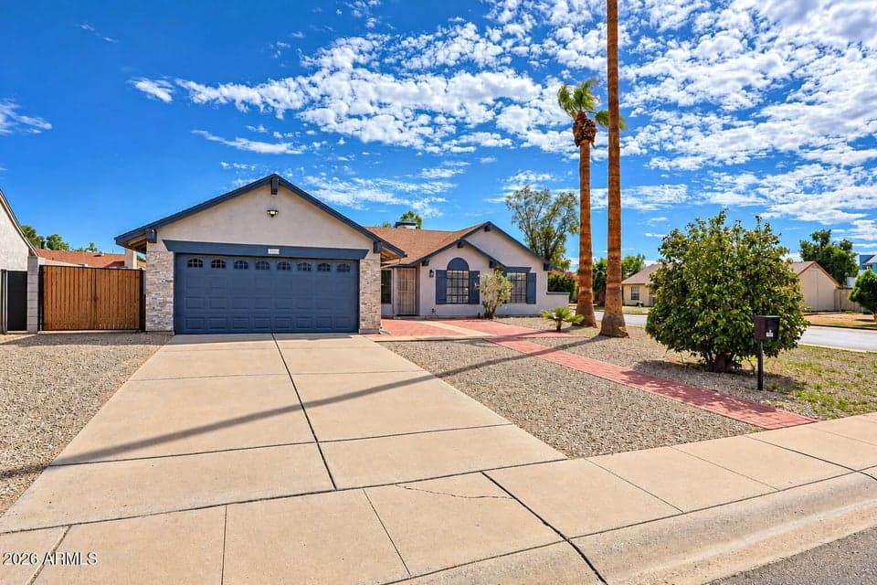 3159 W LAS PALMARITAS Drive, Phoenix, AZ 85051 — photo 1 of 24