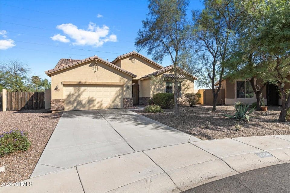 7704 S 23RD Lane, Phoenix, AZ 85041 — photo 1 of 32