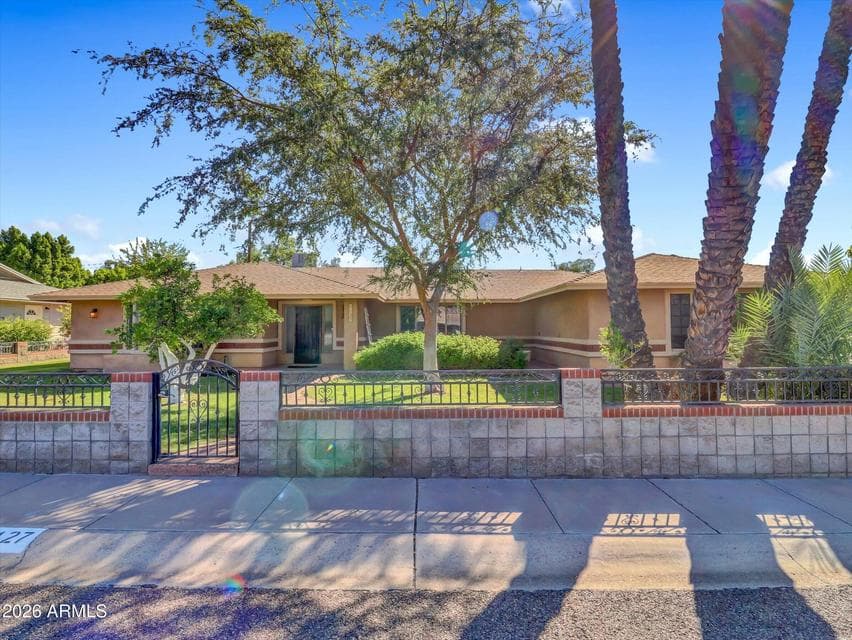 6127 N 17th Street, Phoenix, AZ 85016 — photo 1 of 53