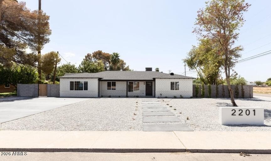 2201 E Amelia Avenue, Phoenix, AZ 85016 — photo 1 of 26