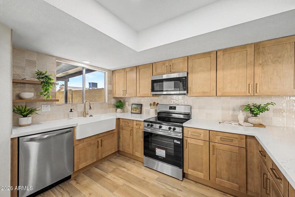 601 E WESCOTT Drive, Phoenix, AZ 85024 — photo 1 of 34