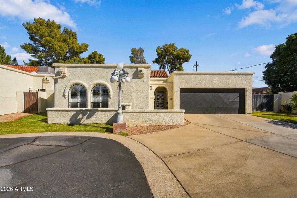 1535 E MONTEBELLO Avenue, Phoenix, AZ 85014 — photo 1 of 48