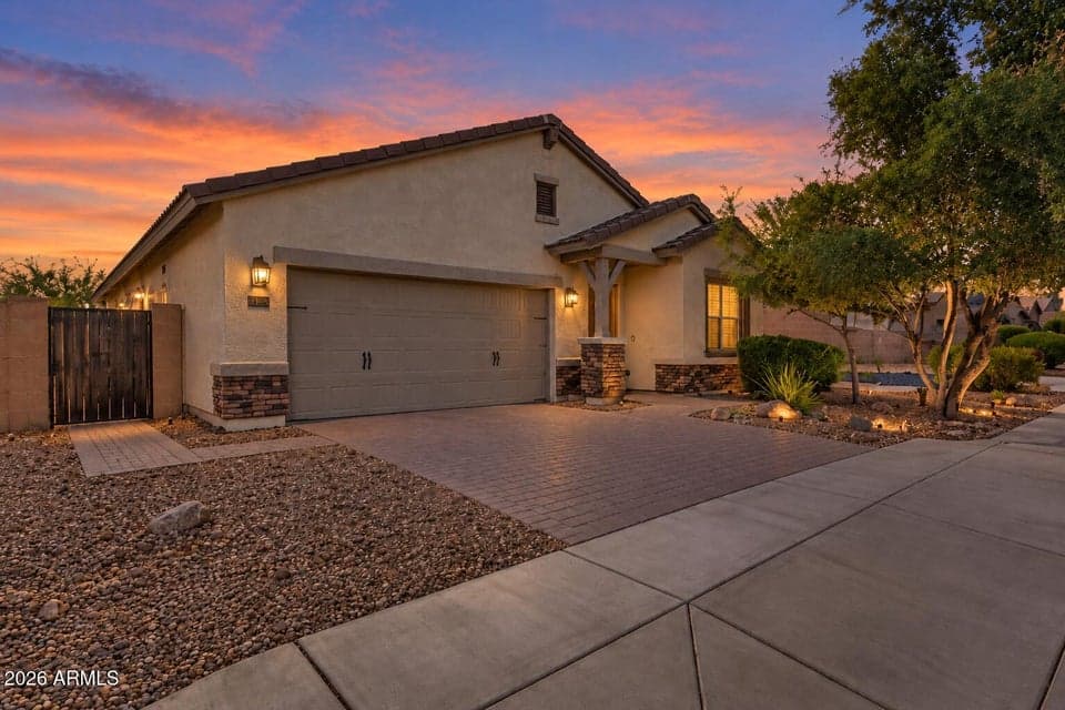 2917 W LAREDO Lane, Phoenix, AZ 85085 — photo 1 of 30