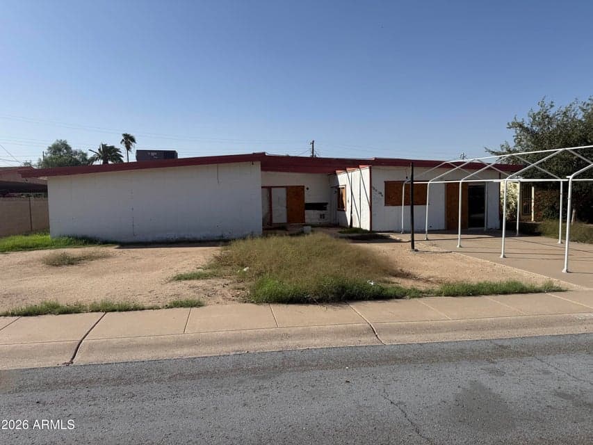 5810 S 21ST Drive, Phoenix, AZ 85041 — photo 1 of 7