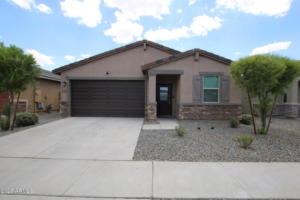 6765 W Southgate Avenue, Phoenix, AZ 85043 — photo 1 of 17