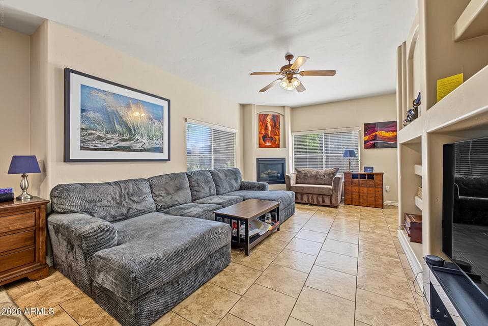 5450 E DEER VALLEY Drive 1222, Phoenix, AZ 85054 — photo 1 of 18