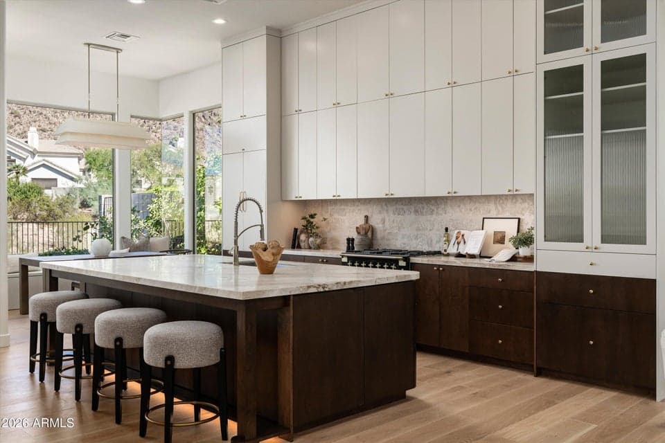 3124 E SQUAW PEAK Circle, Phoenix, AZ 85016 — photo 1 of 21