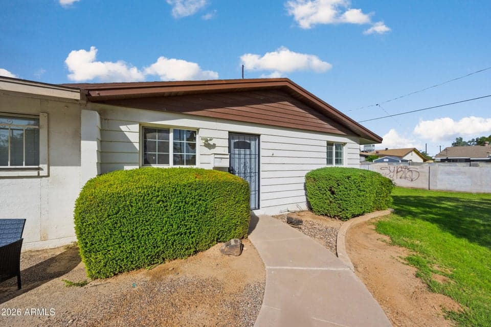 7113 W MINNEZONA Avenue, Phoenix, AZ 85033 — photo 1 of 43