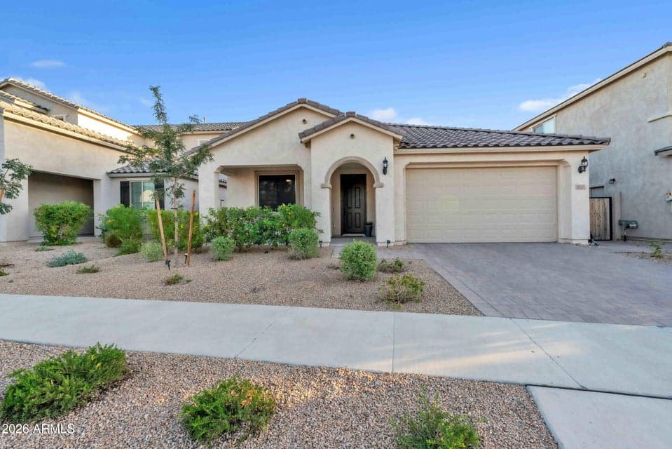2035 W BRAMBLE BERRY Lane, Phoenix, AZ 85085 — photo 1 of 46