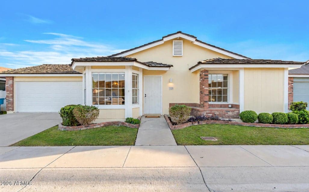 325 E ANDERSON Avenue, Phoenix, AZ 85022 — photo 1 of 21