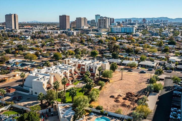 519 W GLENROSA Avenue #152, Phoenix, AZ